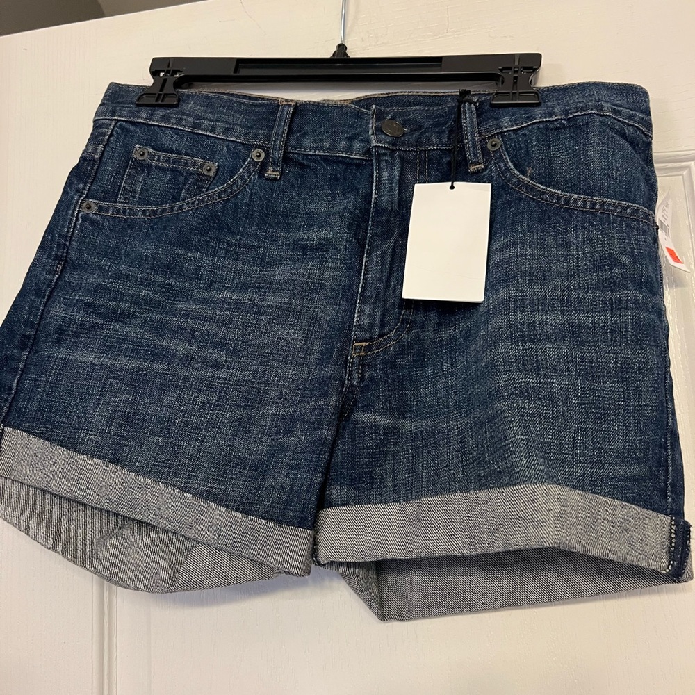 Gap boyfriend shorts, size 4, NWT